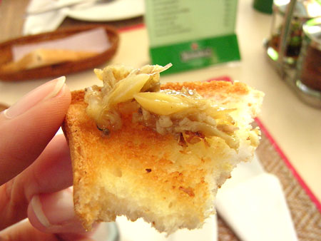 th070158.jpg