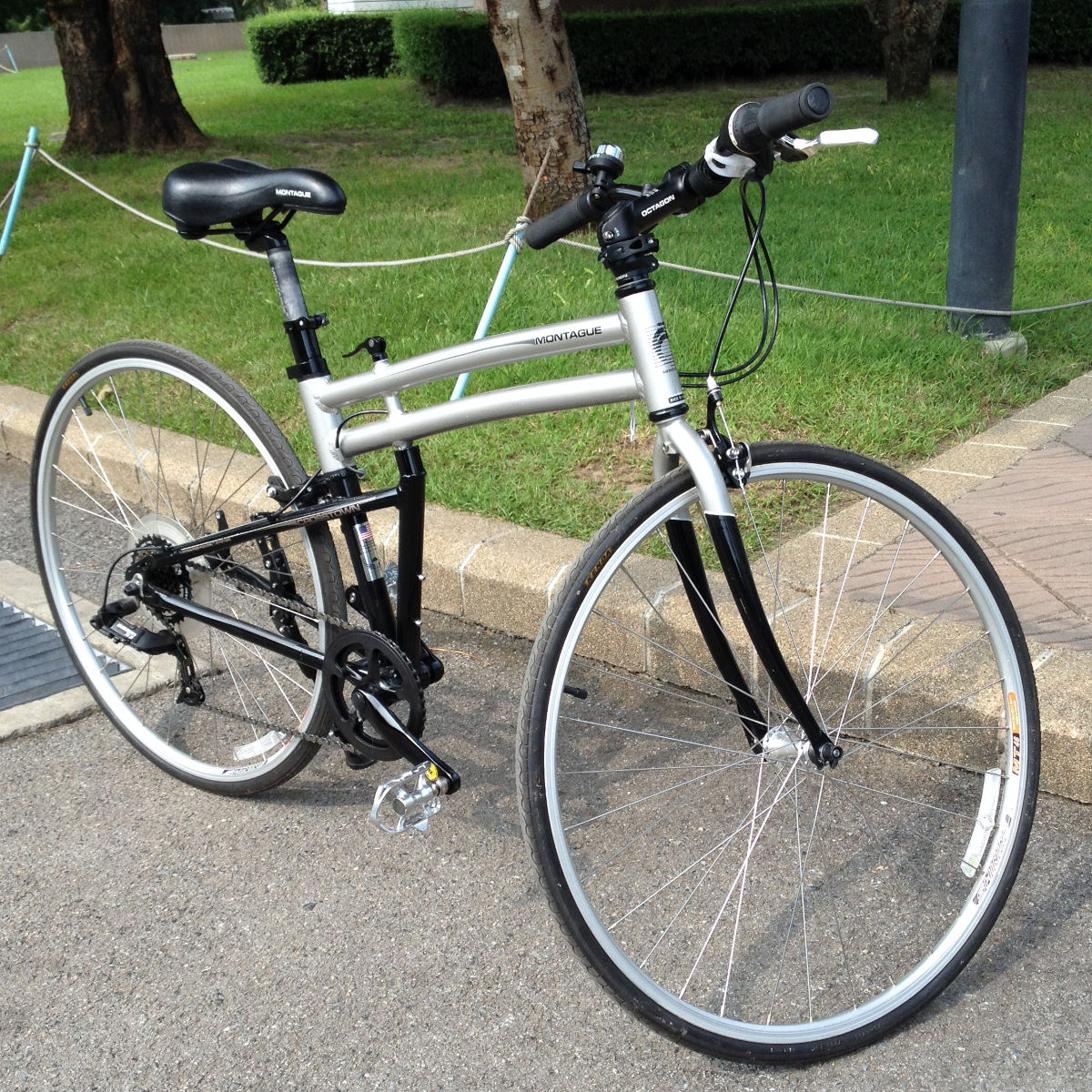 จักรยานพับได้ Montague Crosstown ขนาด 19″, 7 Speed, ยาง 700c [สินค้ามือสอง]